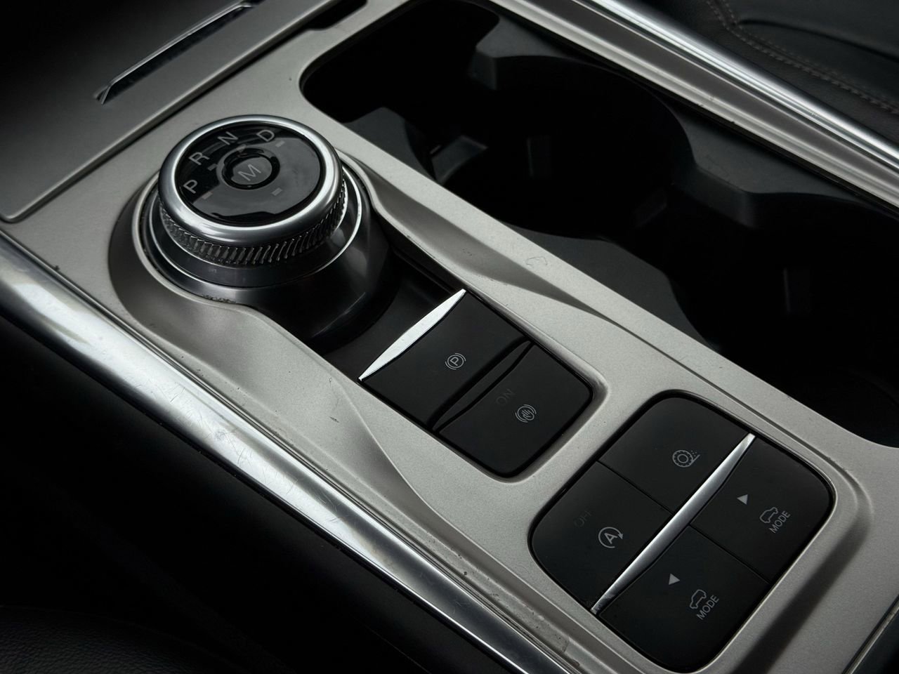 Used 2020 Ford Explorer Limited image 23