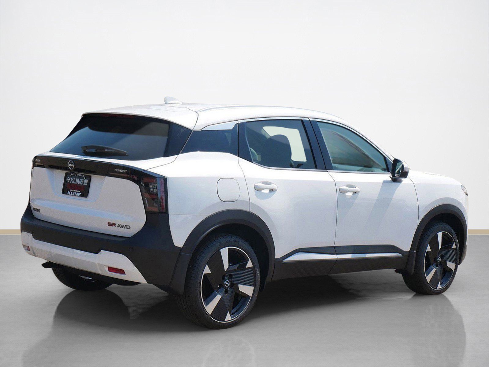 New 2025 Nissan Kicks SR w/ SR Premium Package image 2