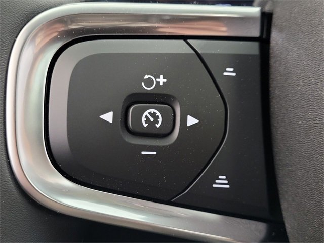 New 2026 Volvo XC40 B5 Core w/ Climate Package image 26