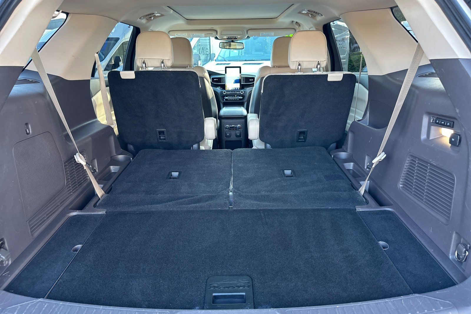 Certified 2020 Ford Explorer Platinum w/ Premium Technology Package image 16