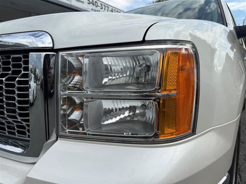 Used 2013 GMC Sierra 1500 SLT w/ SLT White Diamond Edition AWD/4WD image 14