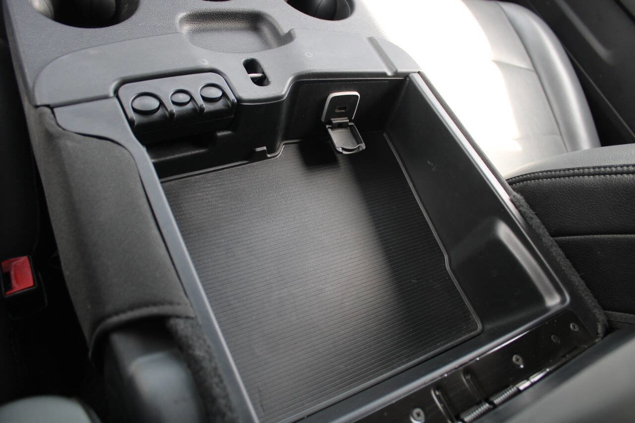 Used 2019 RAM 3500 Tradesman w/ Chrome Appearance Group image 37