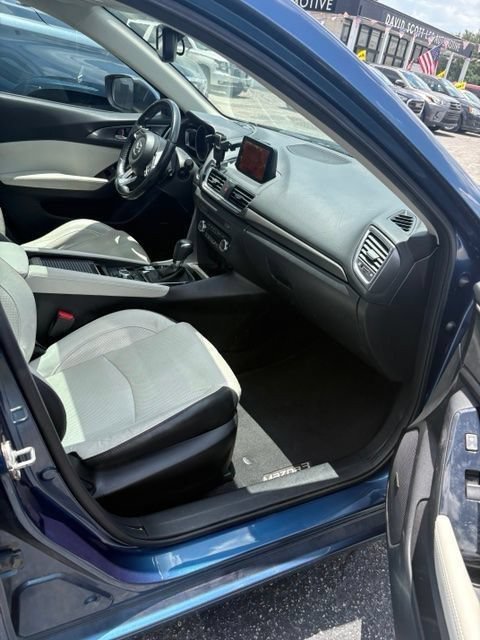 Used 2017 MAZDA MAZDA3 Grand Touring w/ Premium Equipment Package FWD image 7