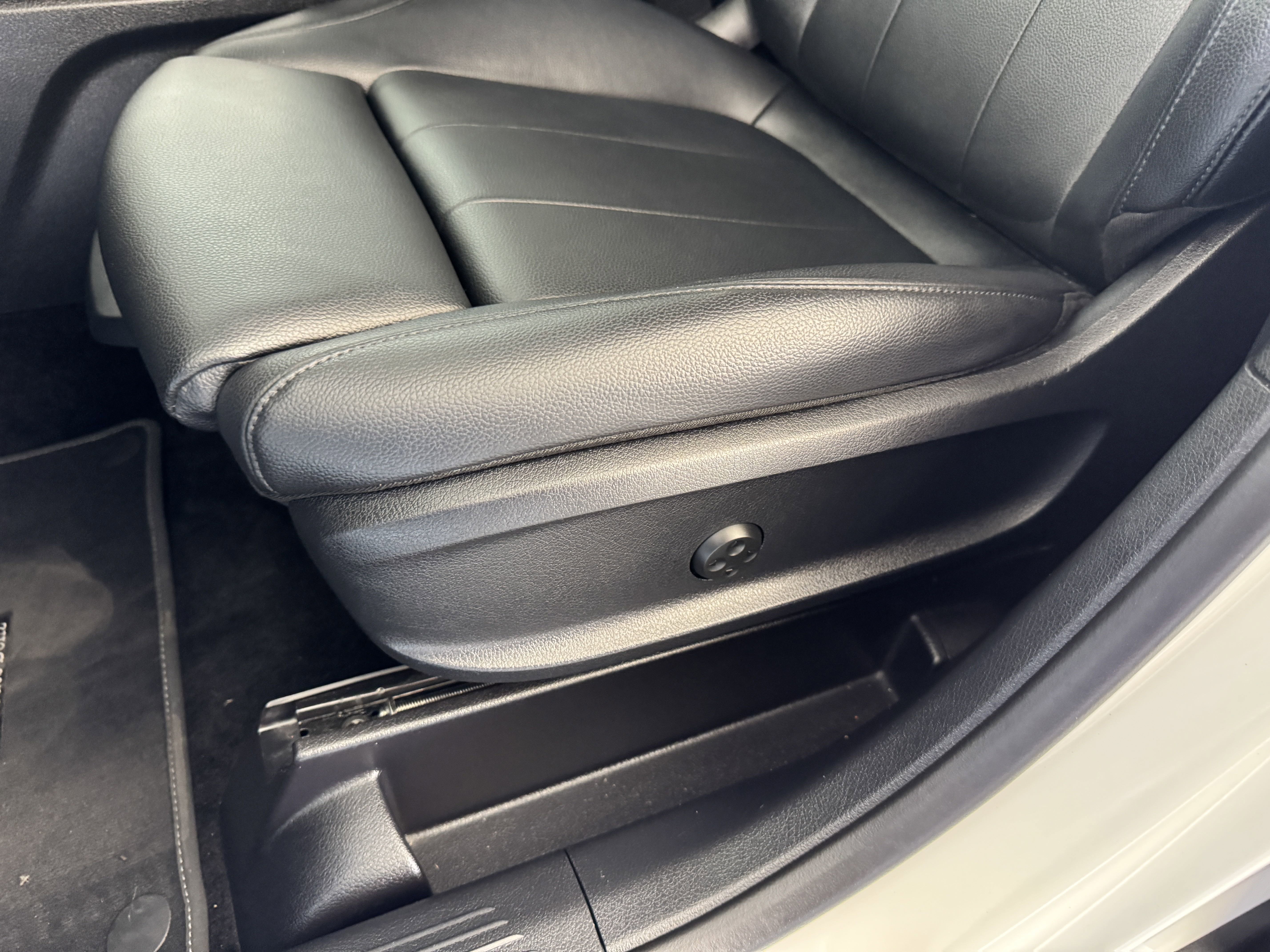 Used 2020 Mercedes-Benz GLB 250 4MATIC image 13