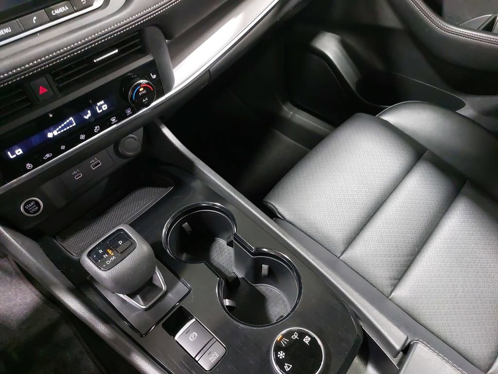 Used 2023 Nissan Rogue SV w/ SV Premium B Package image 25