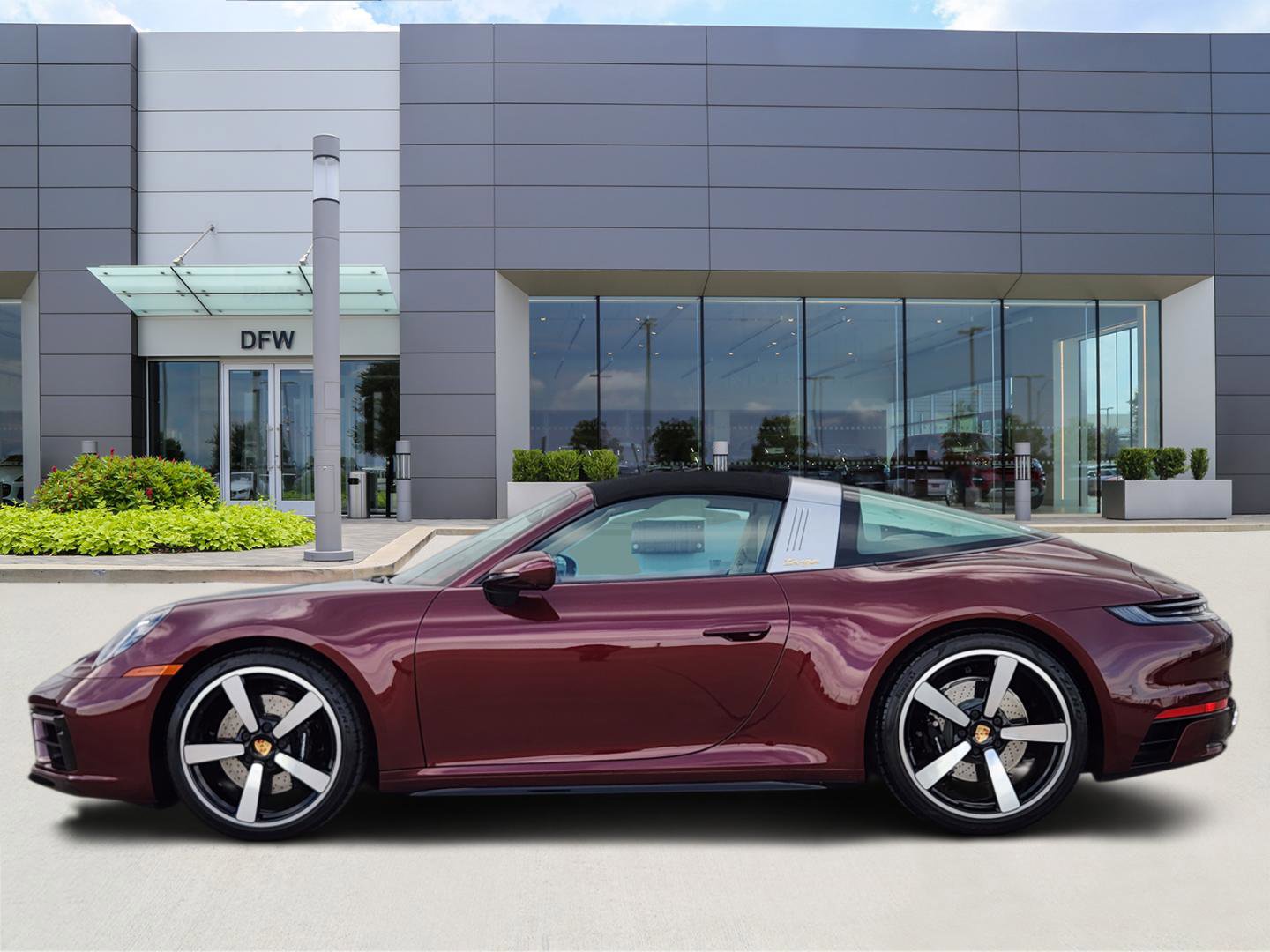 Used 2021 Porsche 911 Targa 4S Heritage Design image 3