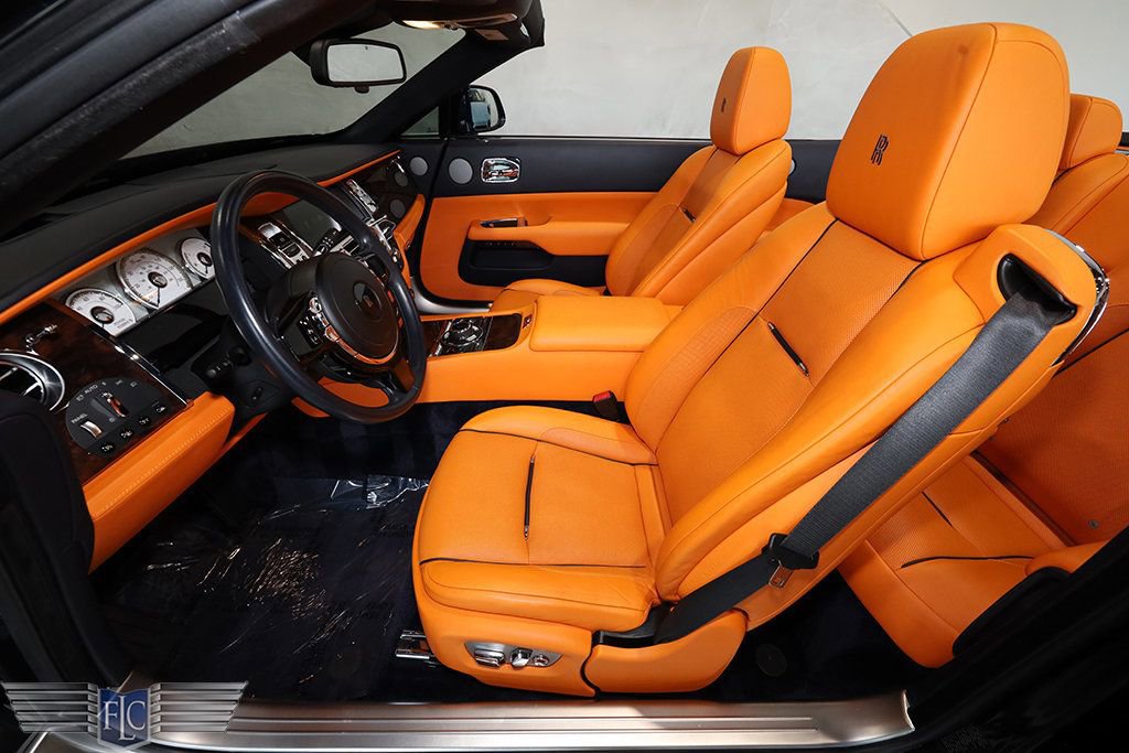 Used 2017 Rolls-Royce Dawn image 19