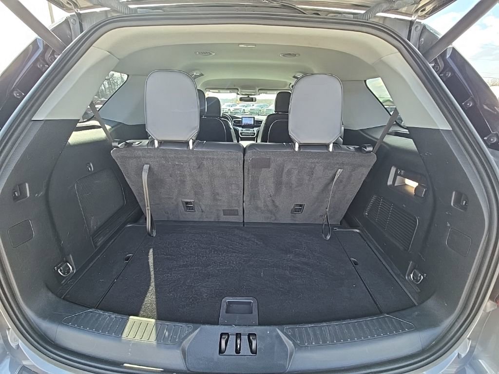 Used 2022 Ford Explorer XLT w/ Equipment Group 202A image 41