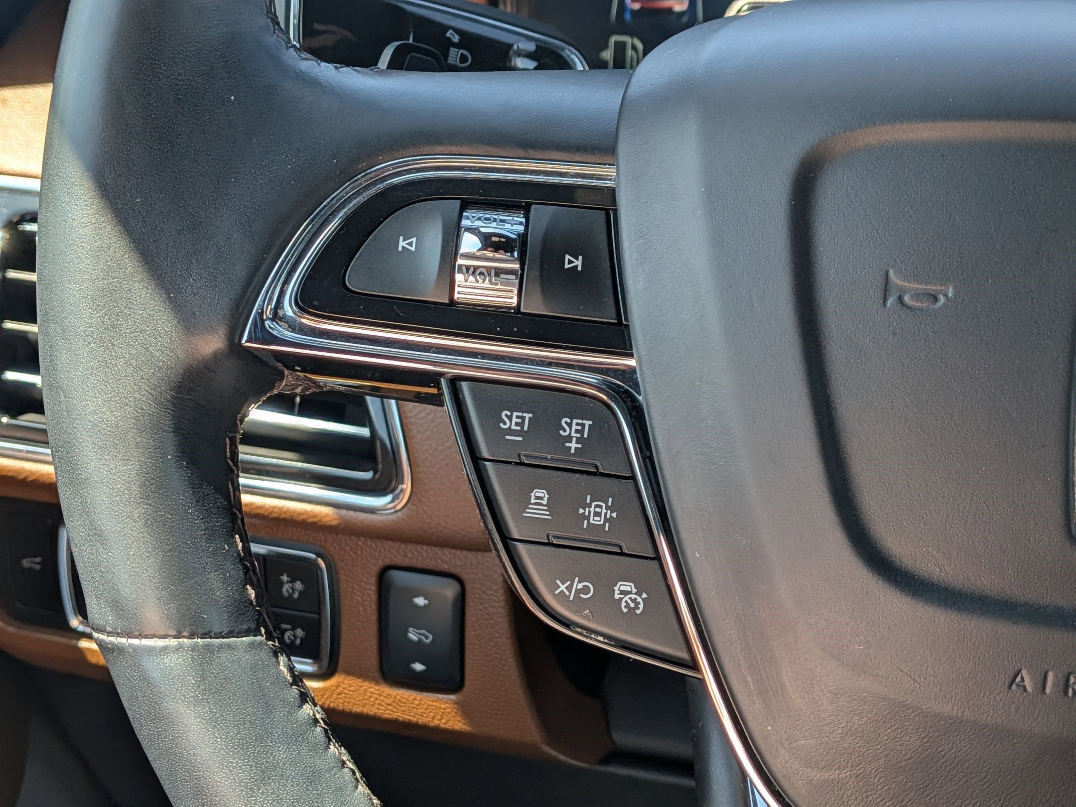 Used 2024 Lincoln Navigator L Reserve AWD/4WD image 19