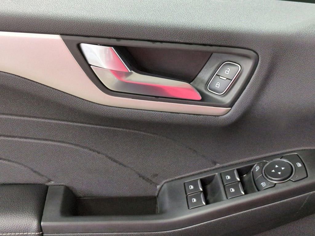 Used 2022 Ford Escape SEL image 13