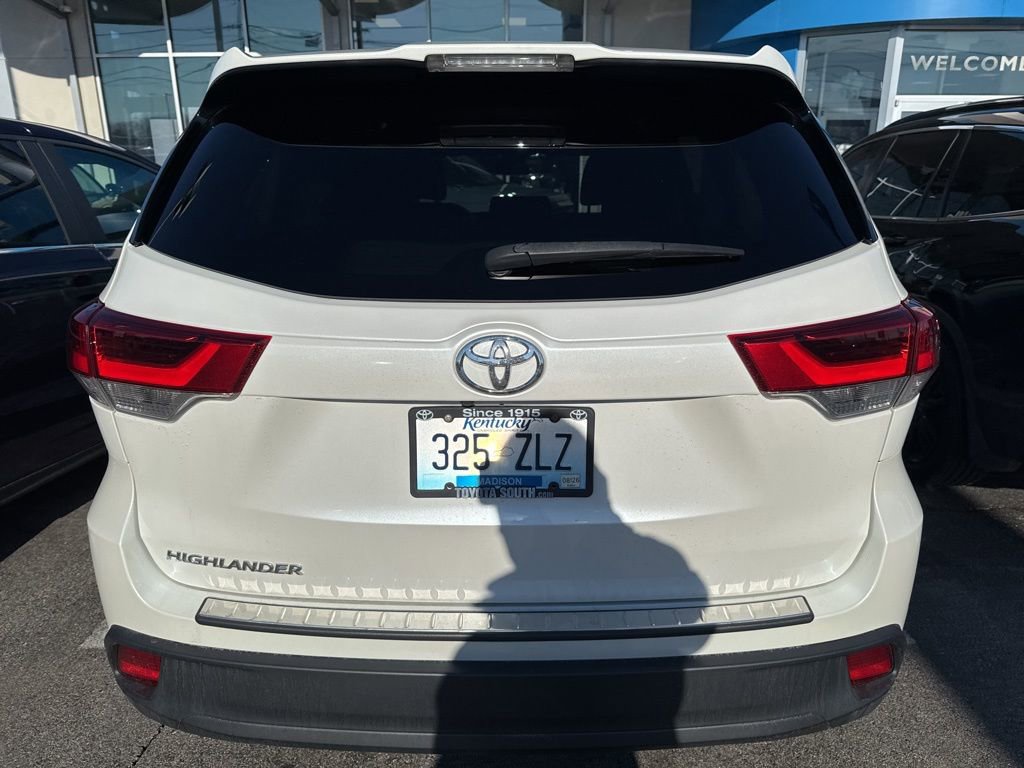 Used 2019 Toyota Highlander LE image 5