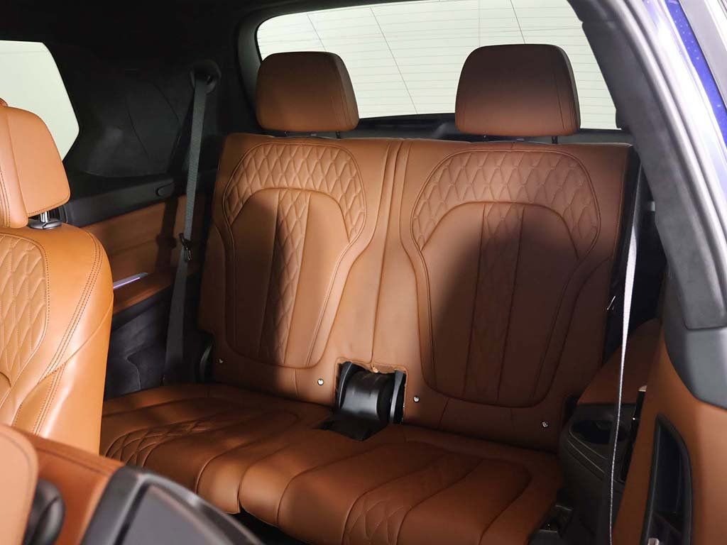 Used 2024 BMW X7 M60i image 40