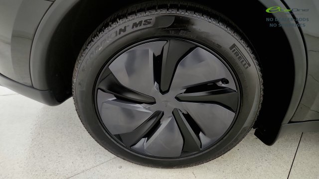Used 2026 Tesla Model Y 2WD image 85