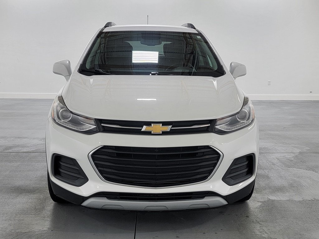 Used 2018 Chevrolet Trax LT w/ LT Convenience Package AWD/4WD image 3