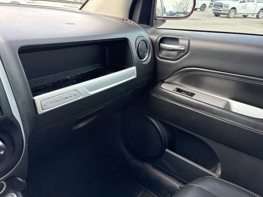 Used 2016 Jeep Compass Latitude image 18