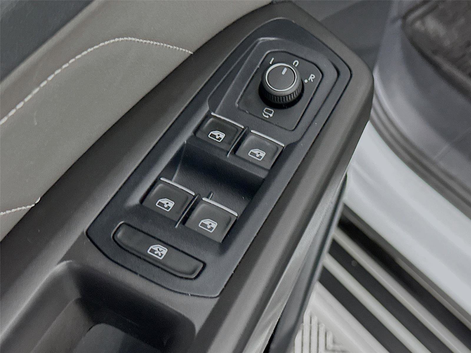 Used 2022 Volkswagen Atlas SEL Premium image 21