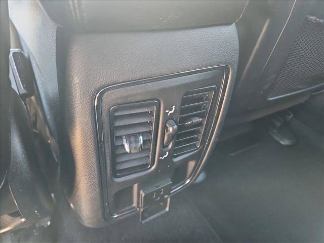 Used 2020 Jeep Grand Cherokee Altitude RWD image 25