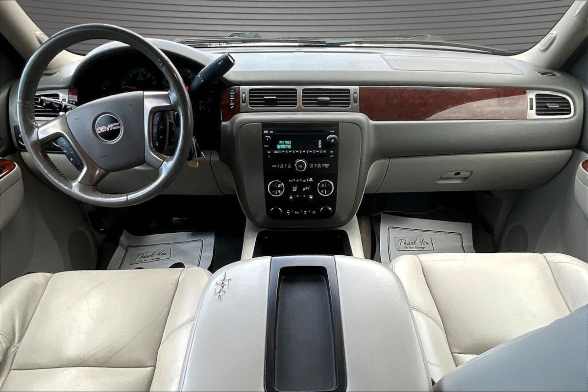 Used 2012 GMC Yukon SLT w/ SLT-2 Equipment Package AWD/4WD image 7