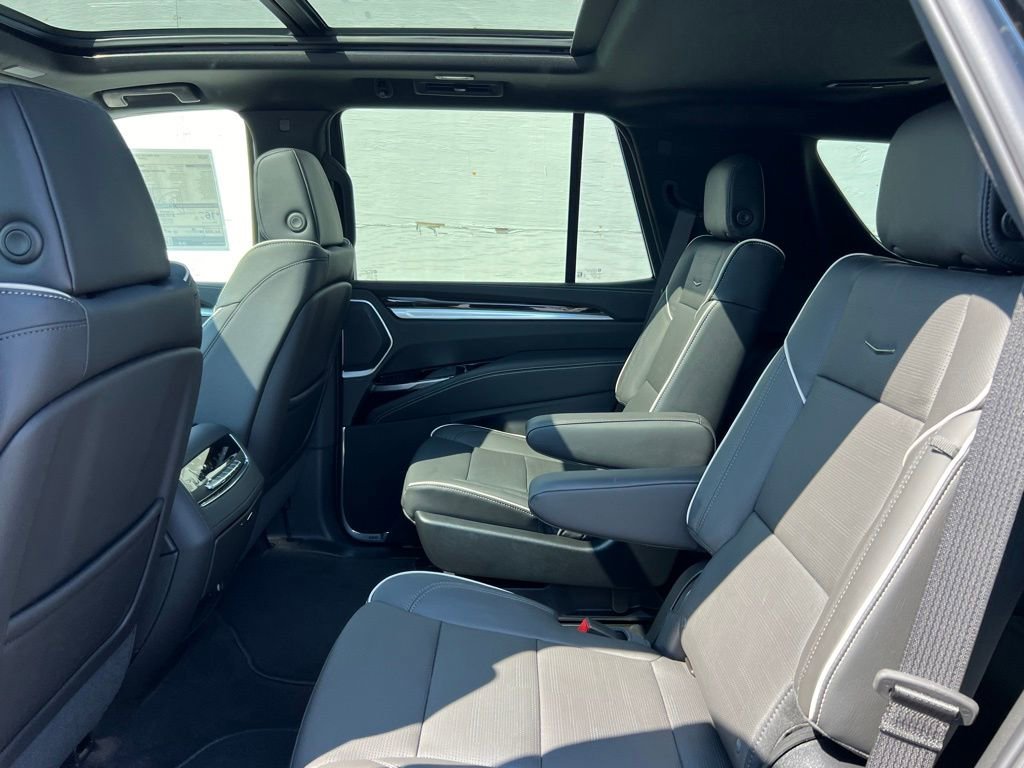 New 2025 Cadillac Escalade Premium Luxury image 17