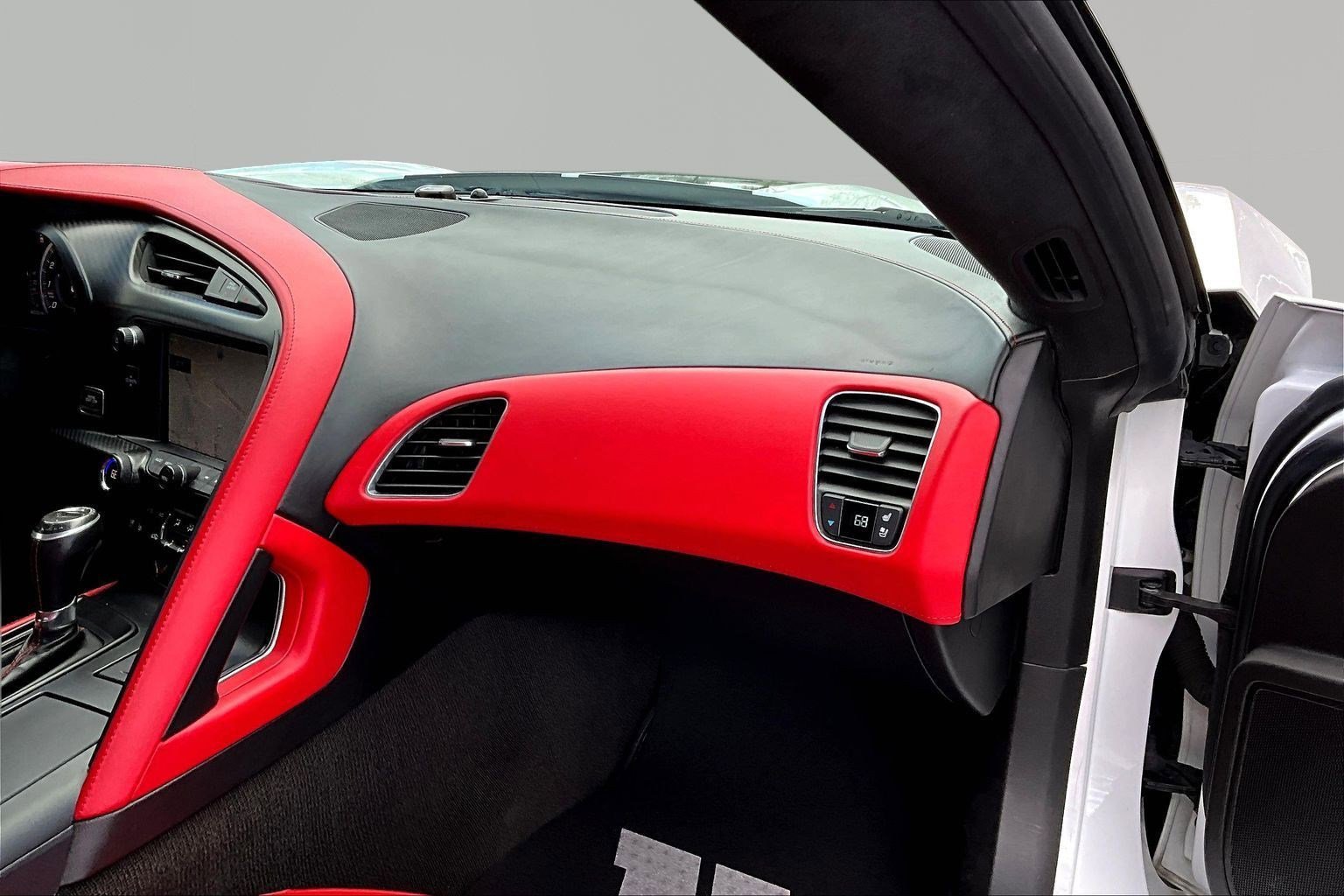 Used 2015 Chevrolet Corvette Stingray Coupe w/ 3LT Preferred Equipment Group image 21