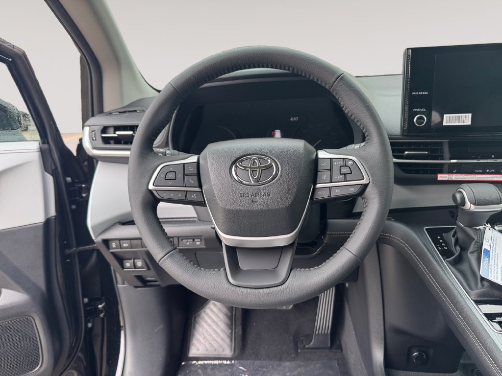 New 2026 Toyota Sienna XLE AWD/4WD image 12