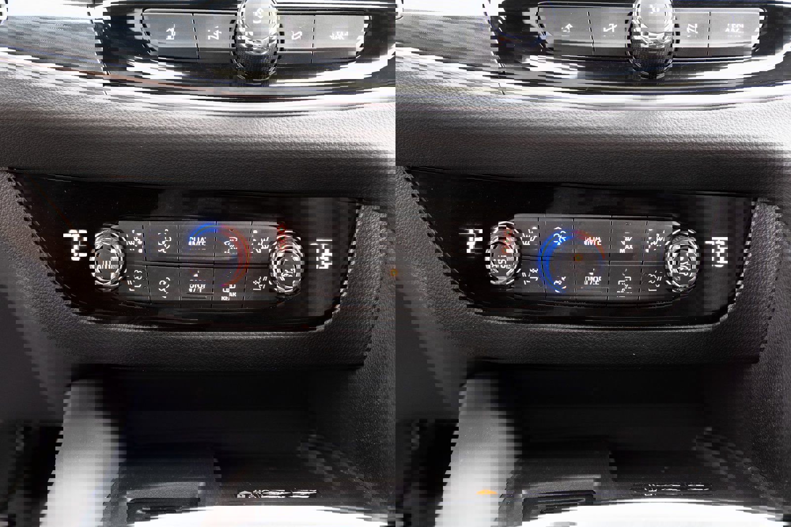 Used 2023 Buick Enclave Premium w/ Experience Buick Package image 5