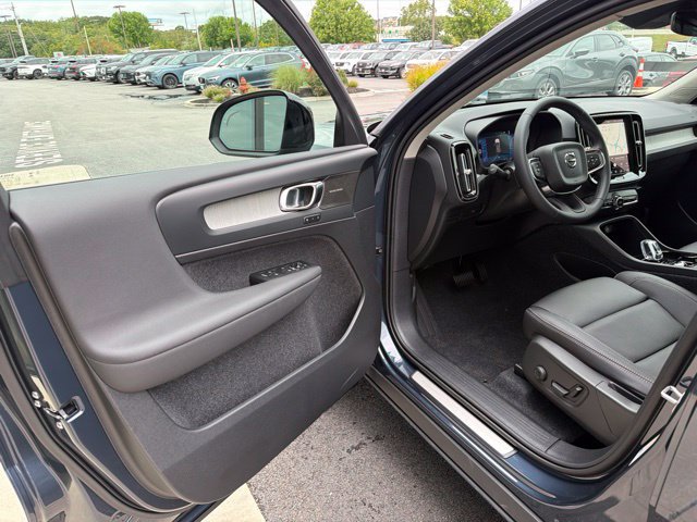 New 2026 Volvo XC40 B5 Ultra w/ Protection Package Premier AWD/4WD image 11