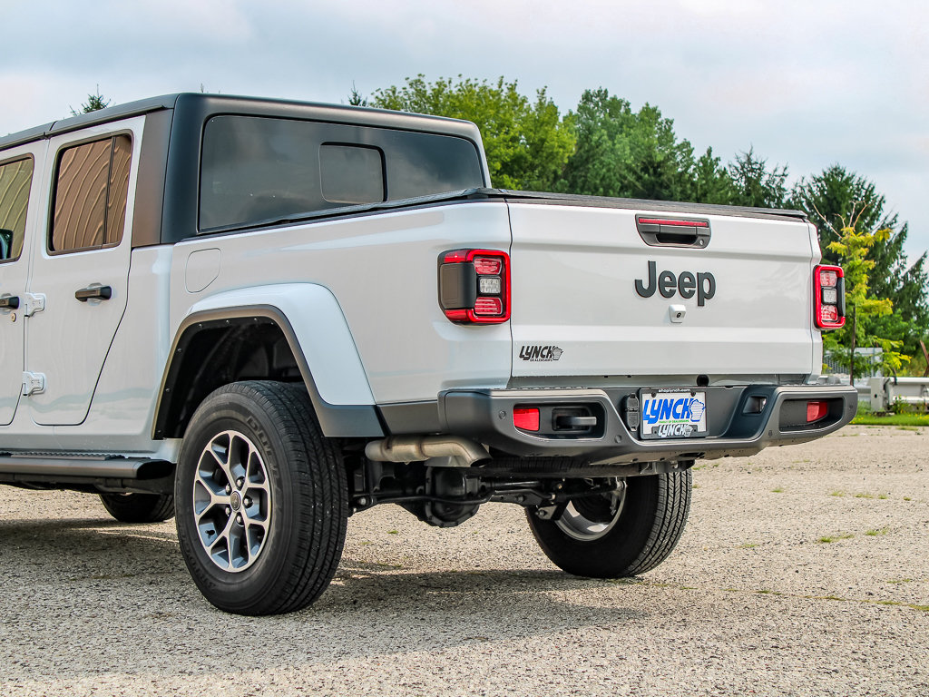 Used 2024 Jeep Gladiator Sport w/ Dual Top Group AWD/4WD image 45
