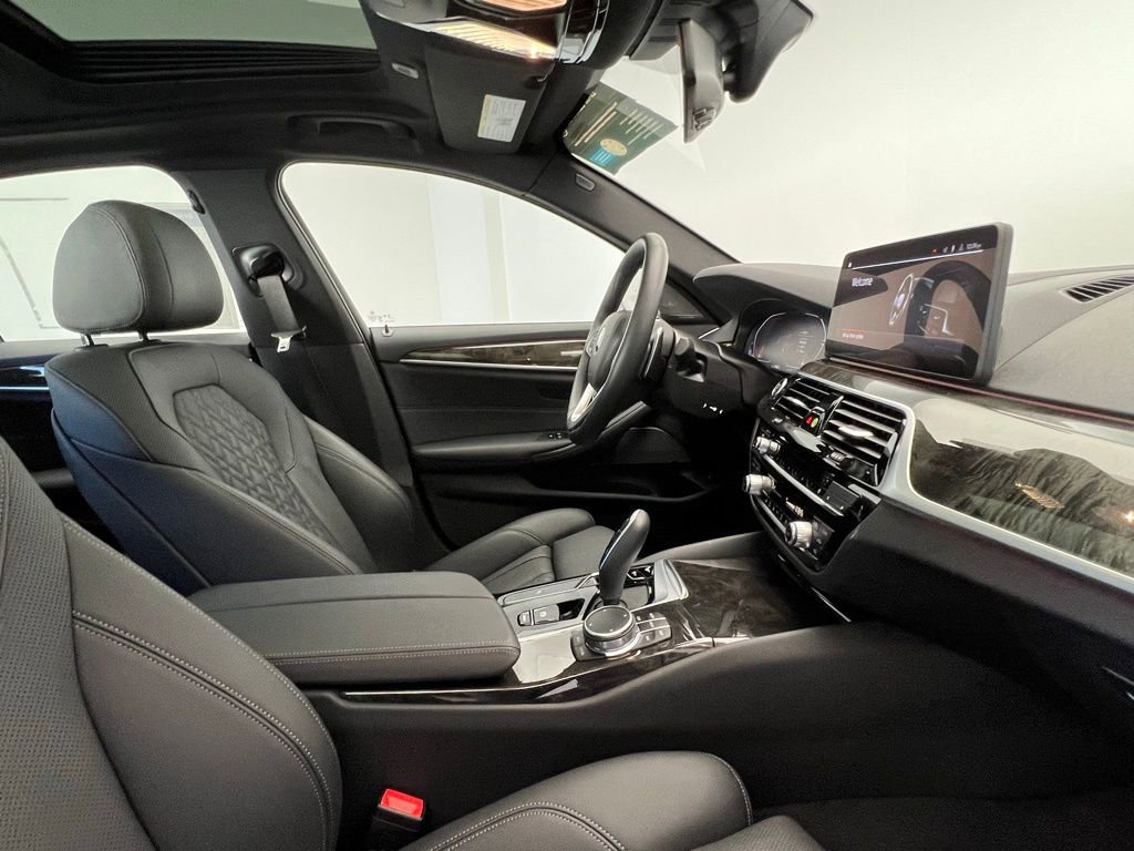 Certified 2023 BMW 540i xDrive w/ Premium Package image 6