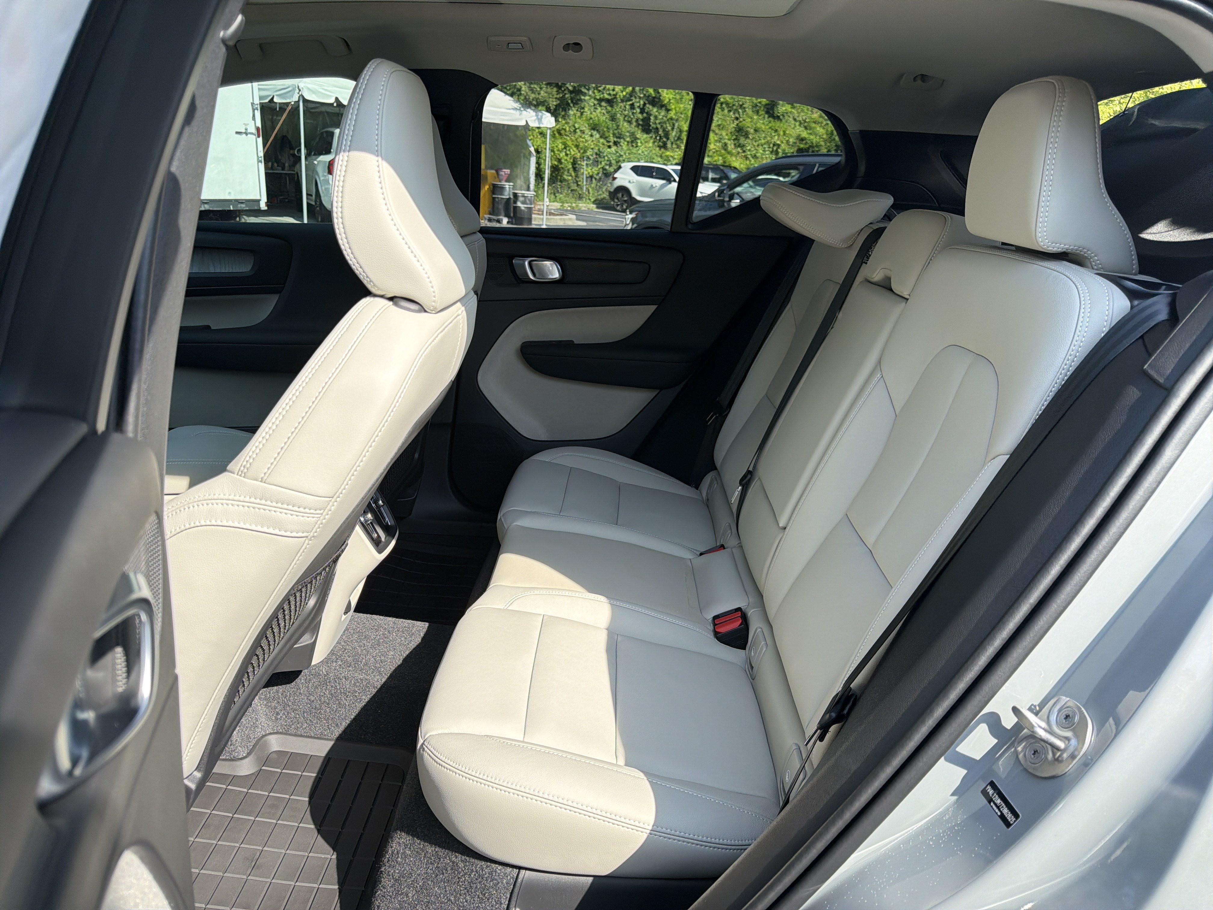 New 2026 Volvo XC40 B5 Ultra w/ Protection Package Premier AWD/4WD image 33