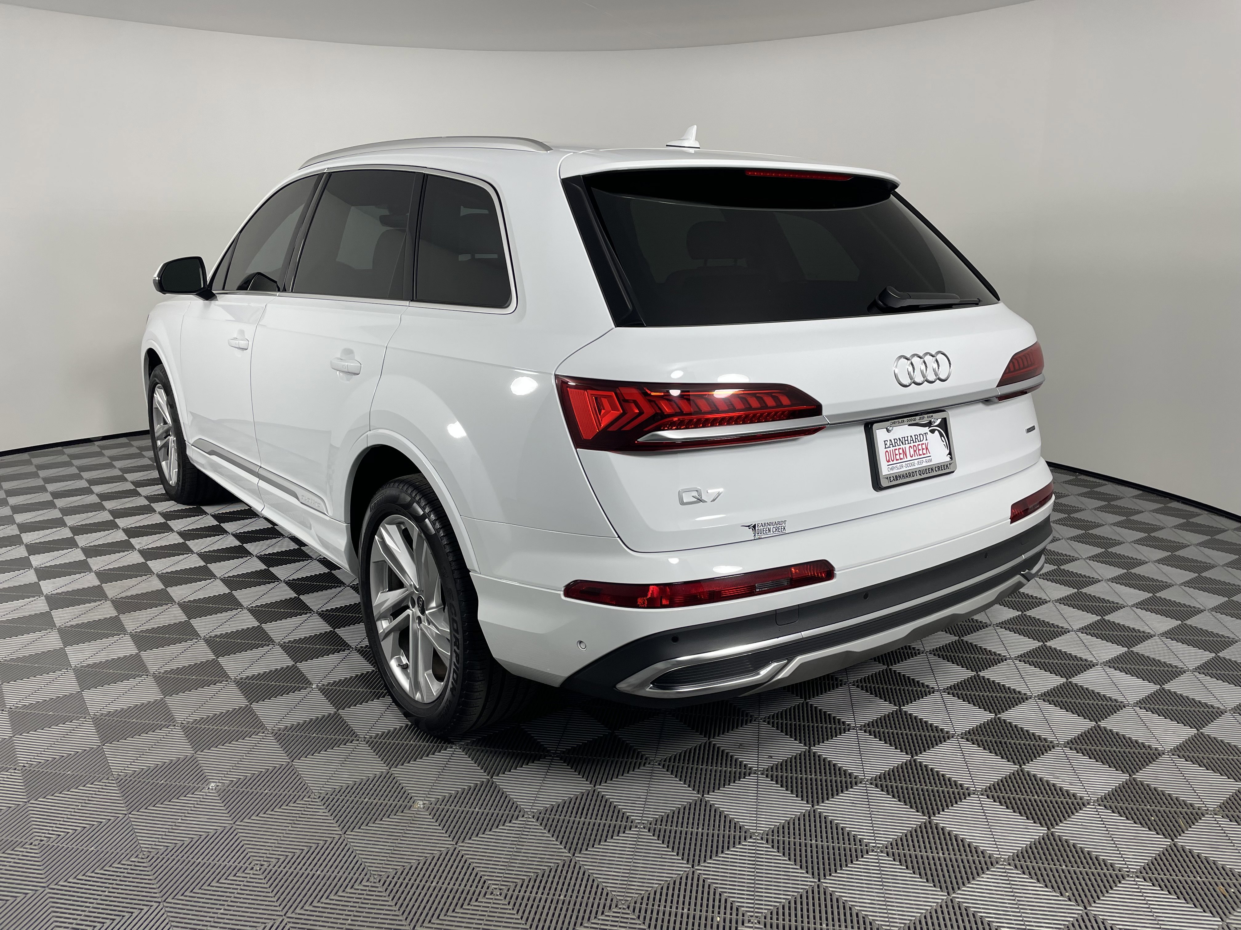 Used 2024 Audi Q7 Premium Plus image 3