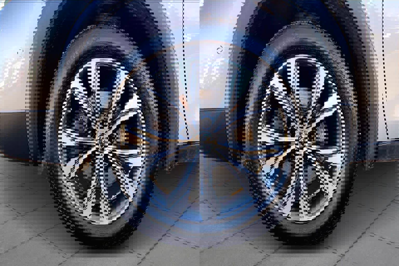 Used 2018 INFINITI QX30 Premium w/ Cargo Package image 10