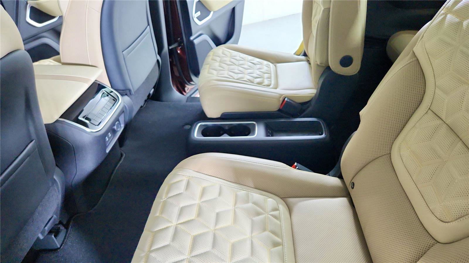 New 2026 Nissan Armada Platinum Reserve image 38