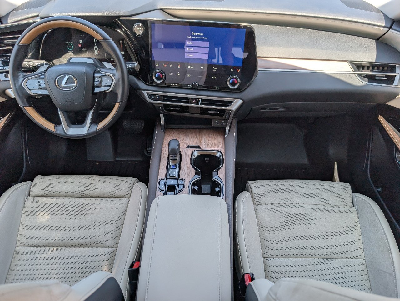 Used 2025 Lexus RX 450h AWD w/ Convenience Package image 4