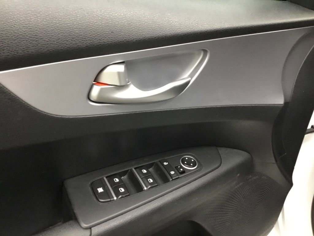 Used 2024 Kia Forte LXS image 7