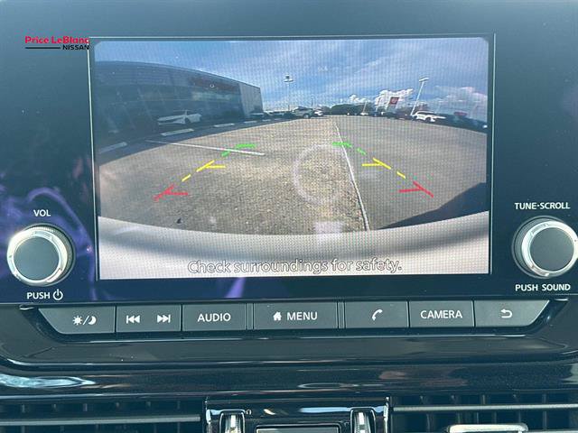Certified 2025 Nissan Pathfinder SV FWD image 24