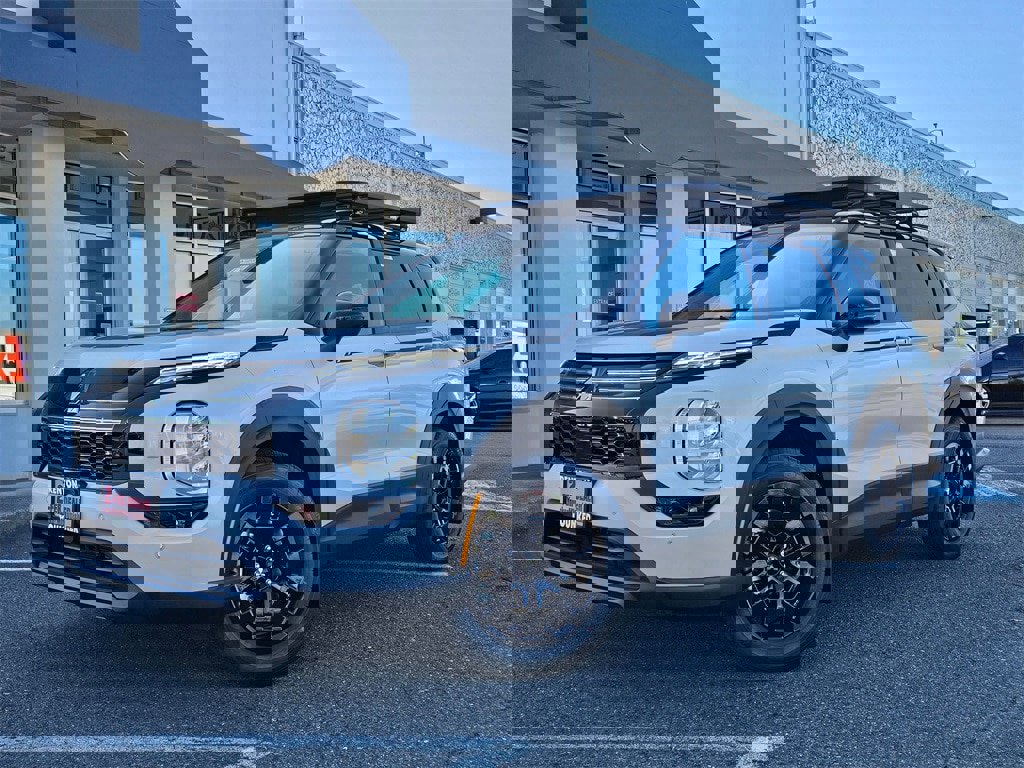 New 2025 Mitsubishi Outlander Trail Edition