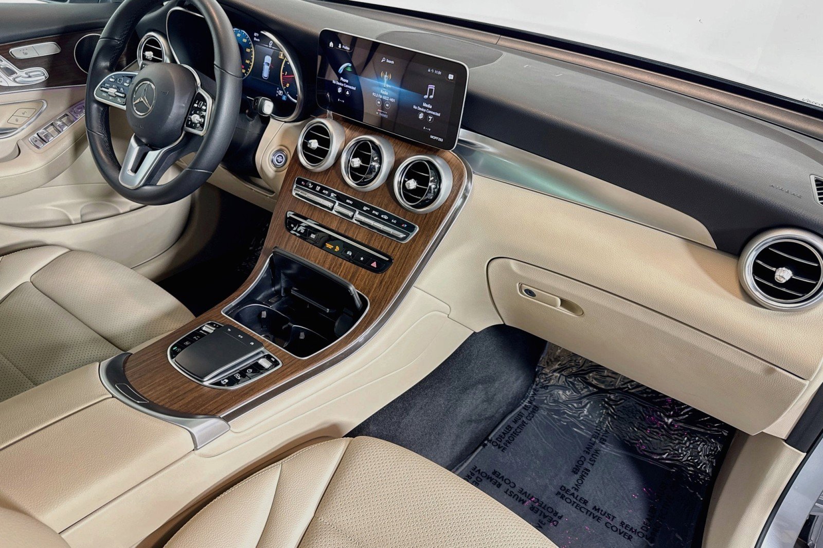 Certified 2022 Mercedes-Benz GLC 300 image 28