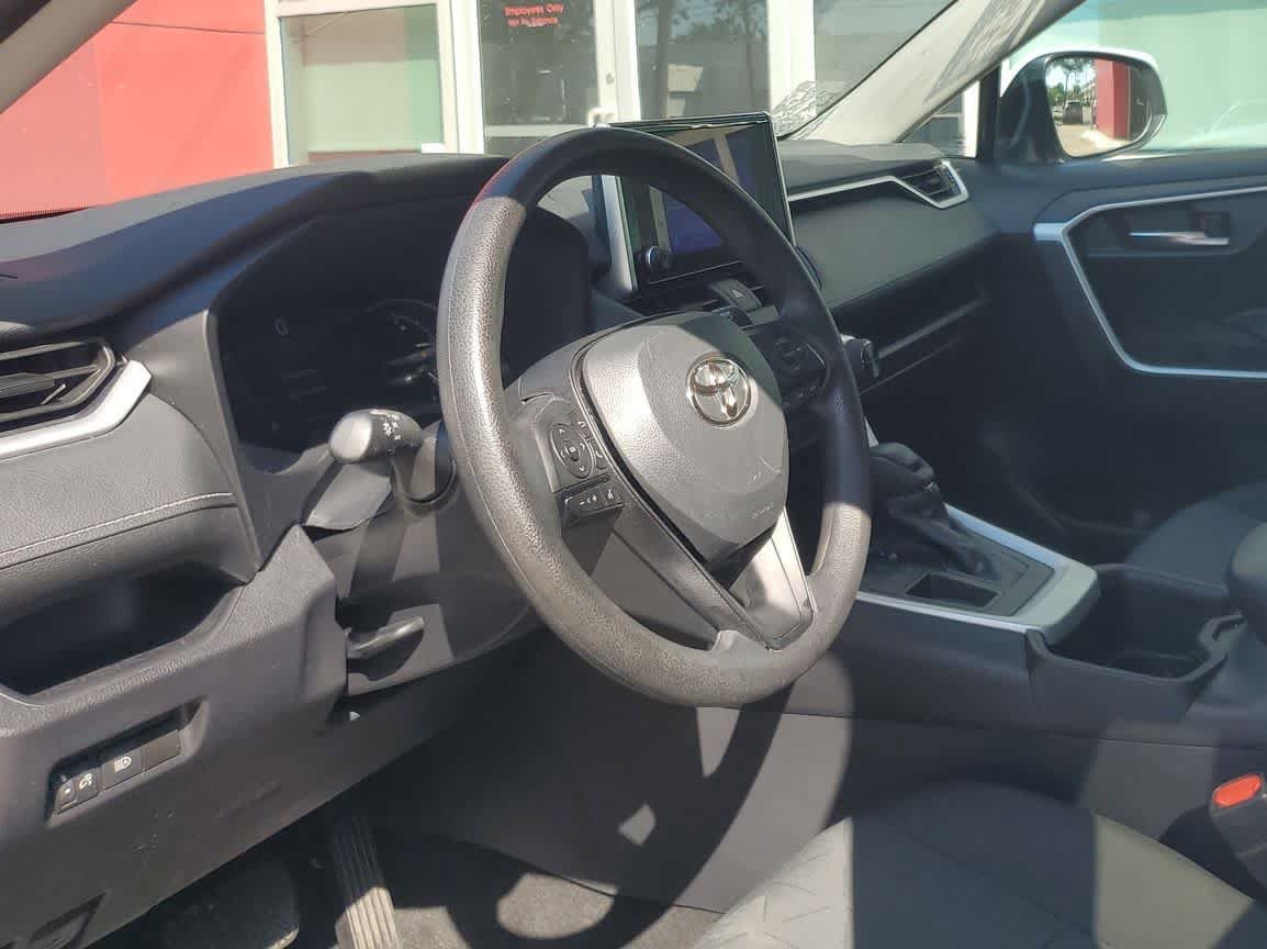 Used 2025 Toyota RAV4 XLE FWD image 2