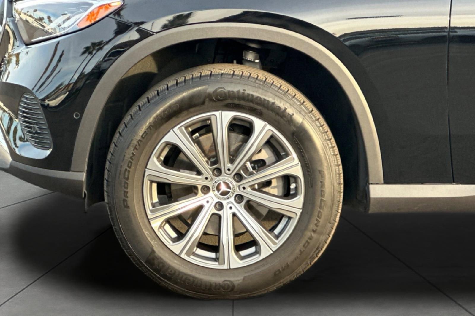 Certified 2025 Mercedes-Benz GLC 300 4MATIC image 6