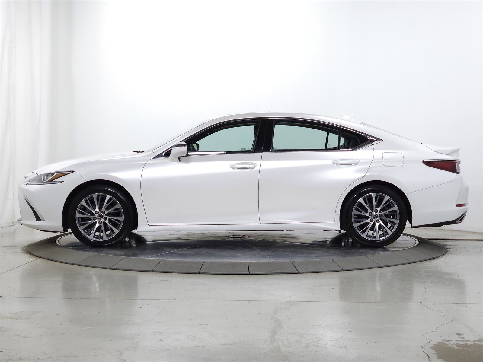 Used 2020 Lexus ES 350 w/ Premium Package image 4
