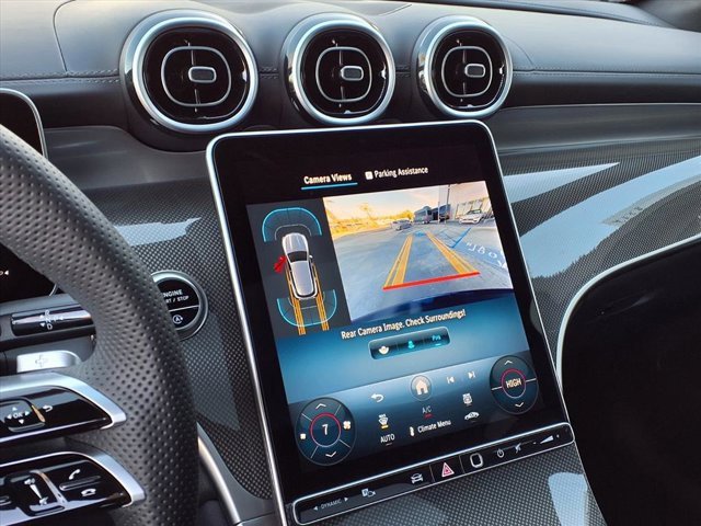 Used 2025 Mercedes-Benz GLC 300 image 6