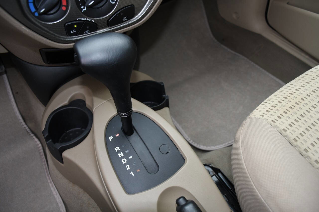 Used 2005 Ford Focus SES image 31