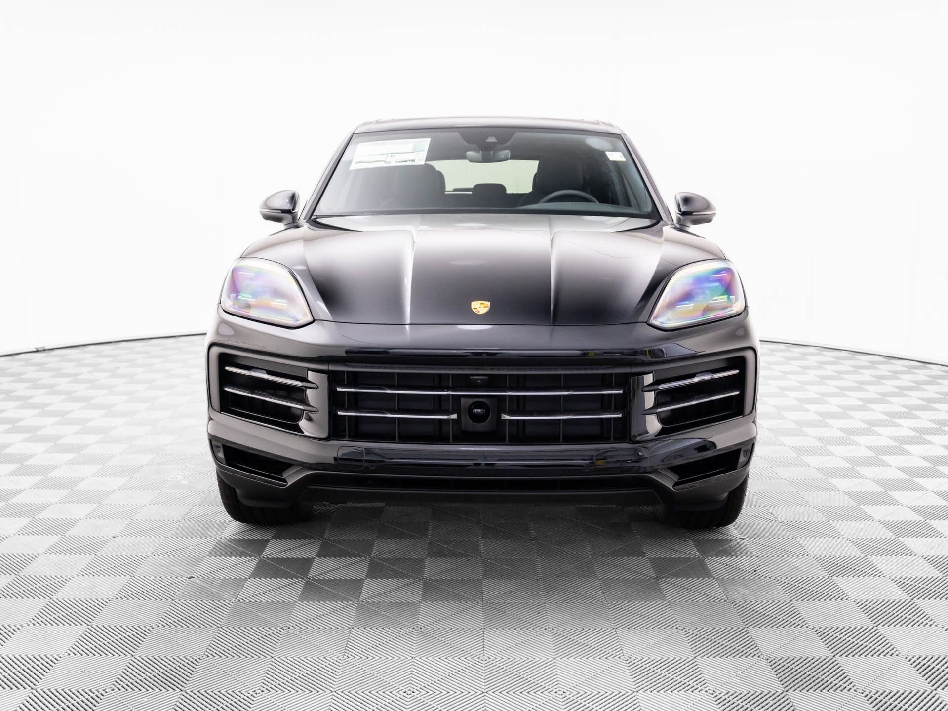 Certified 2025 Porsche Cayenne AWD/4WD image 9
