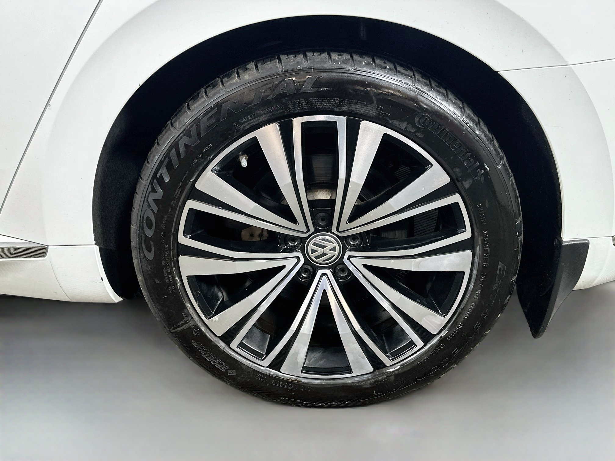 Used 2020 Volkswagen Arteon SE AWD/4WD image 28