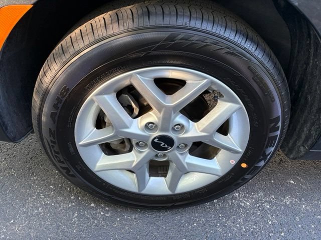 Used 2025 Kia Soul LX w/ LX Technology Package FWD image 9
