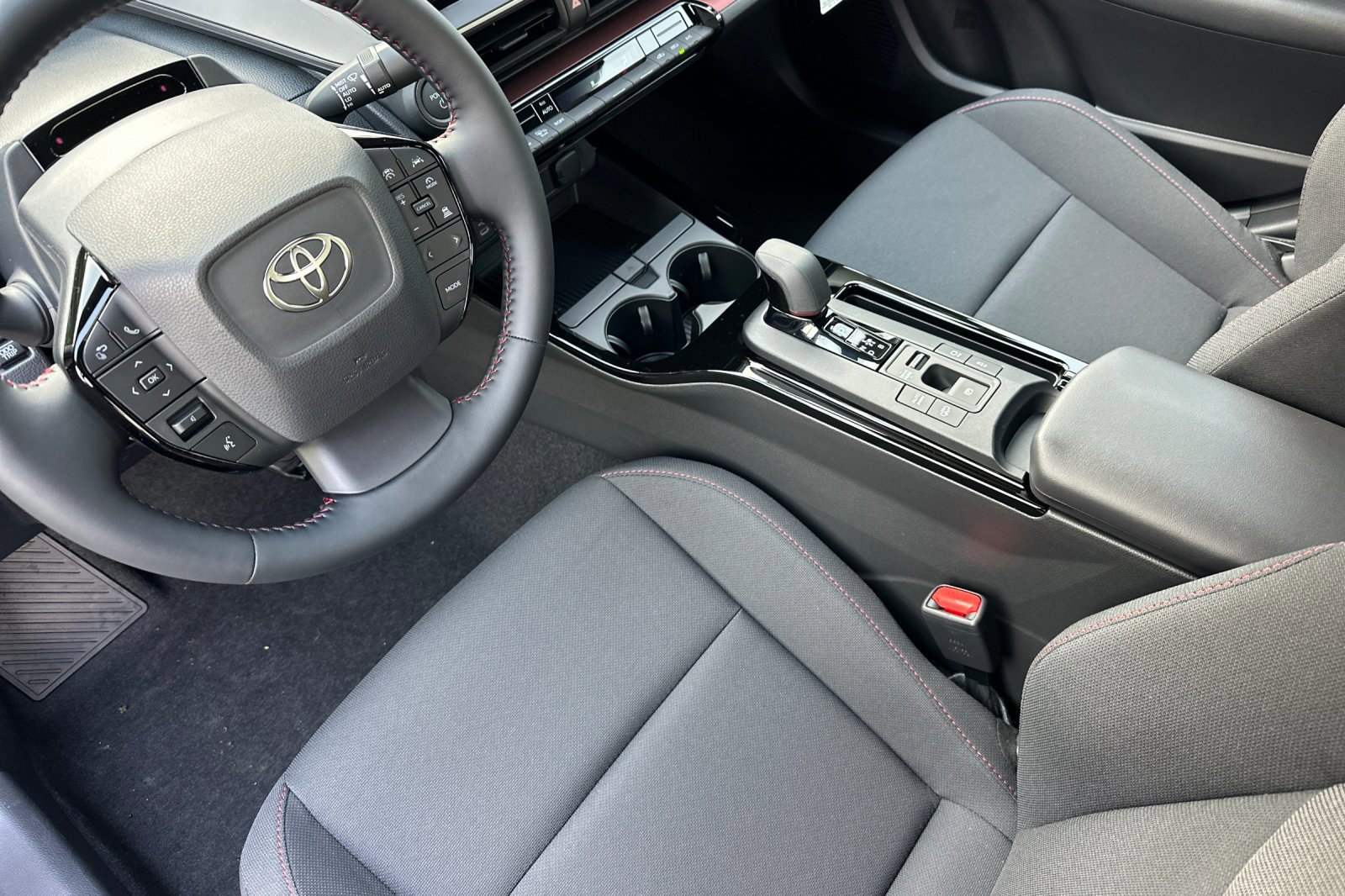 New 2026 Toyota Prius Plug-In Hybrid image 8