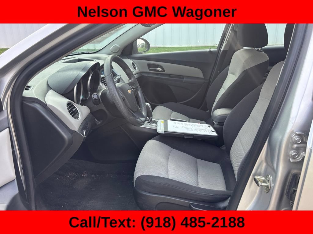 Used 2014 Chevrolet Cruze LS FWD image 9