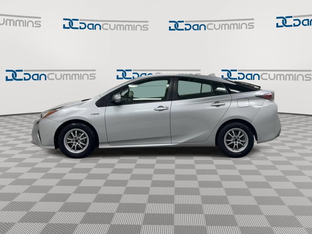 Used 2017 Toyota Prius Two FWD image 5