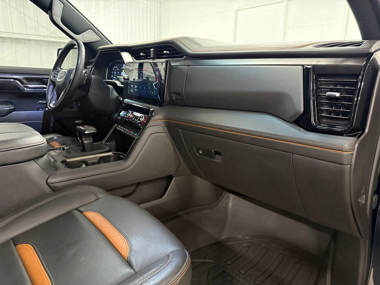 Used 2024 GMC Sierra 1500 AT4 w/ AT4 Preferred Package AWD/4WD image 28